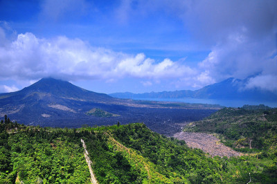 金塔马尼火山
