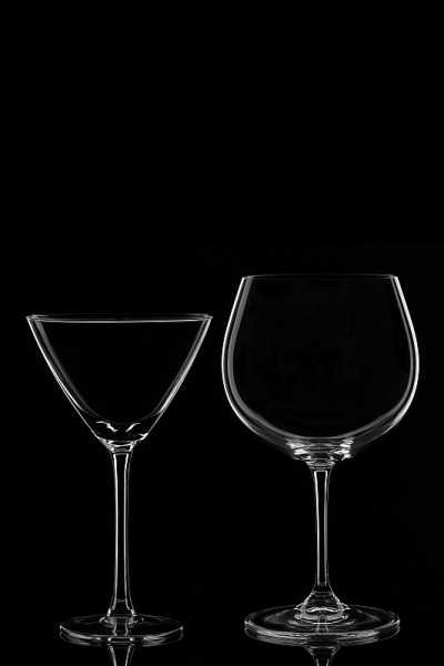马提尼和酒杯