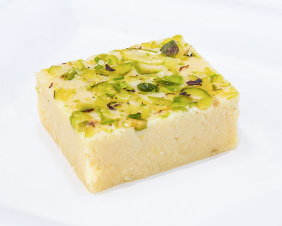 切片的Pista Burfi