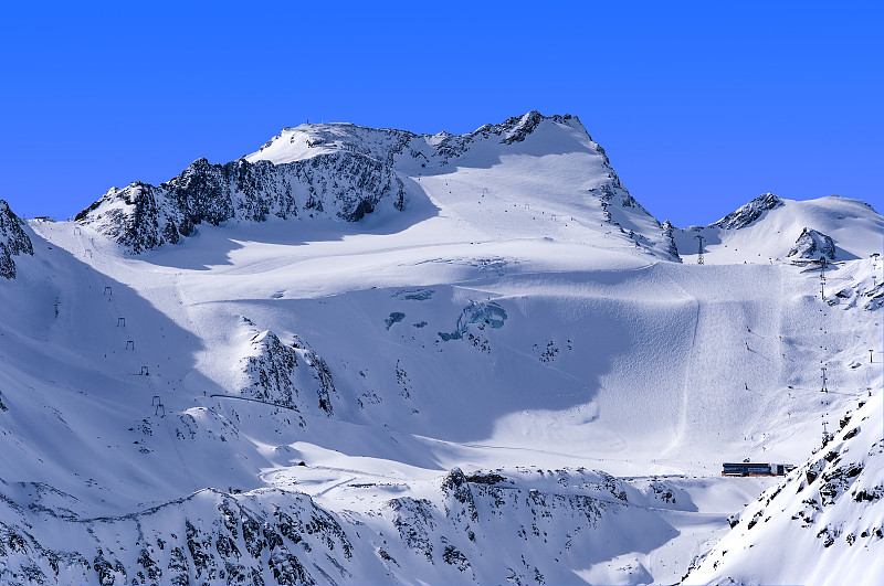 奥地利索尔登雷滕巴赫冰川滑雪场