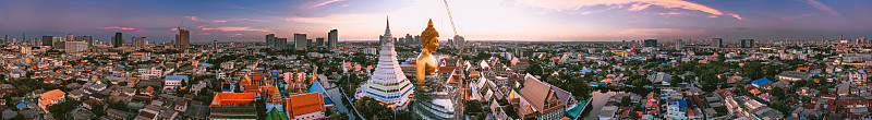 鸟瞰Wat Paknam Bhasicharoen，寺庙，宝塔和佛像在泰国曼谷