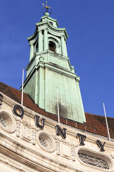 英国伦敦，伦敦市政厅，巴洛克复兴式建筑，威斯敏斯特桥附近，塔顶