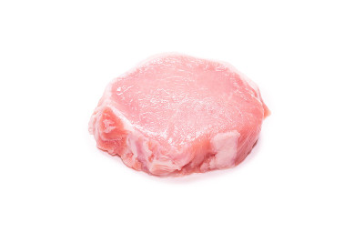 生猪肉块孤立在白色背景上。