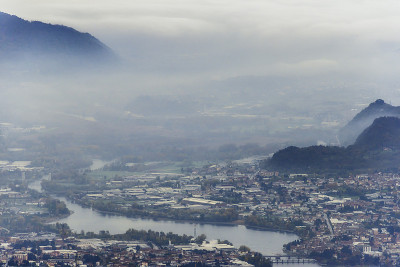 湖景从Resinelli的楼层