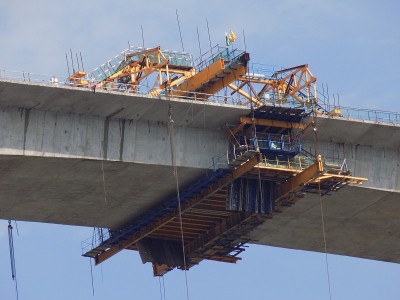 建造一座横跨峡谷的桥