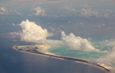 基里巴斯，一个从空中俯瞰的岛屿