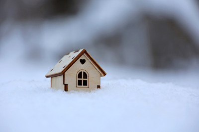 雪中的木屋模型