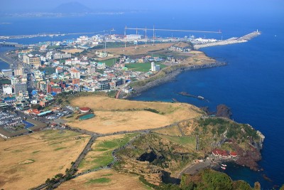 承山日出峰，联合国教科文组织世界遗产，日出峰，日出峰，岩石，火山口，悬崖，