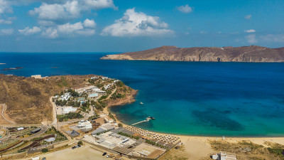 米克诺斯Panormos海滩。