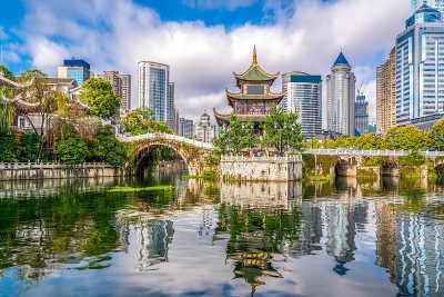 一座古建筑桥