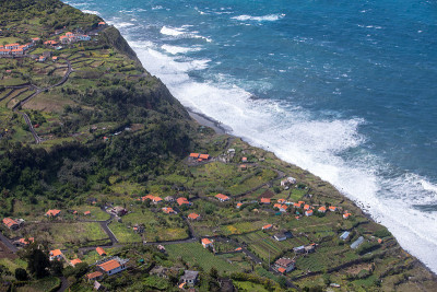 圣乔治拱门在马德拉北部海岸从米拉杜罗贝拉达Quinta，马德拉，葡萄牙。
