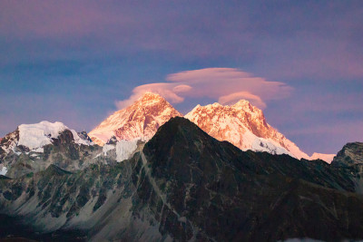 喜马拉雅山8848米和Lhotse 8516米在gokyo湖附近的gokyo里峰徒步尼泊尔珠峰大本营