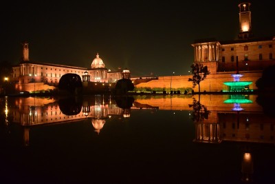 印度德里的Rashtrapati Bhawan五颜六色的夜景，著名的Rashtrapati Bhaw