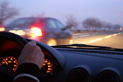 晚上开车