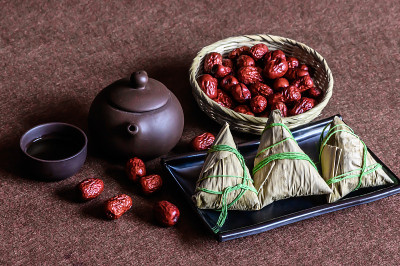 中国端午节的传统食物粽子