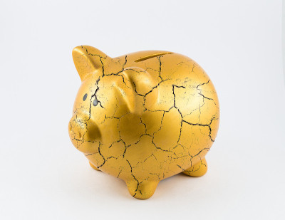 破金存钱罐的概念
