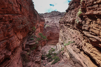 阿根廷北部的Garganta del Diablo岩层