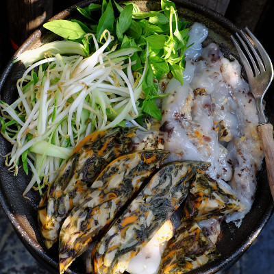 越南自制素食，蒸饭团，煎饼，美味的早餐