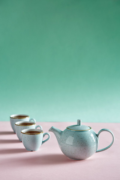 带杯茶壶