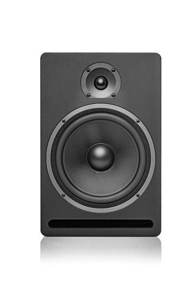 扬声器孤立在白色背景上