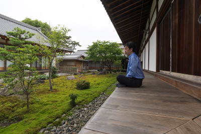 日本绅士在京都百幡本千寺花园