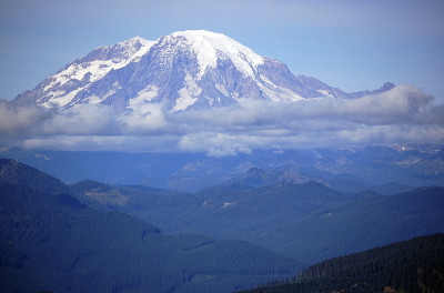 雷尼尔山