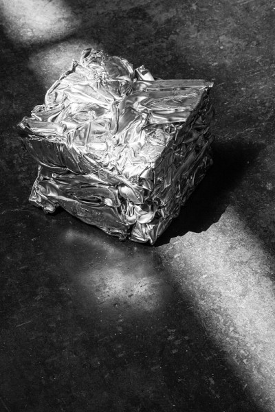 压成一个立方体的金属块