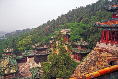 颐和园万寿山的美丽建筑，北京