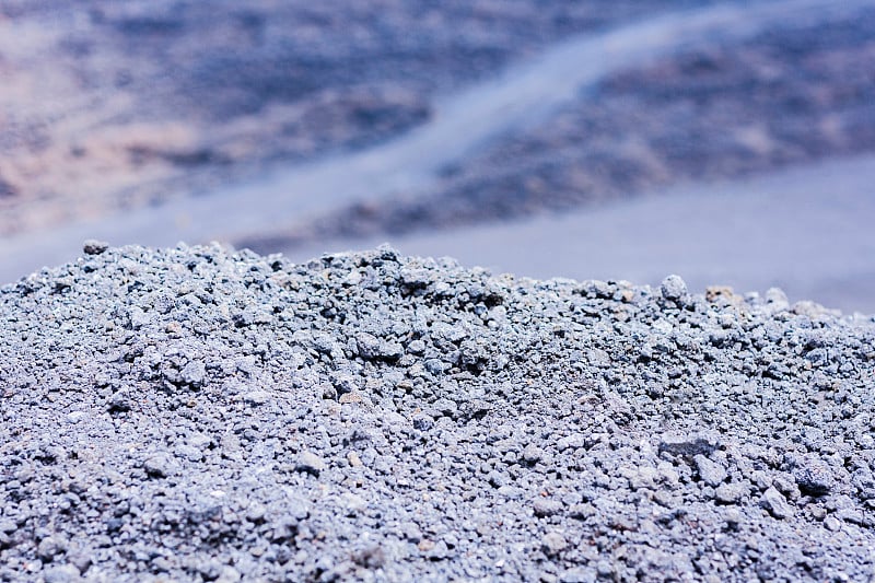 意大利西西里岛东海岸的活火山埃特纳火山上的熔岩