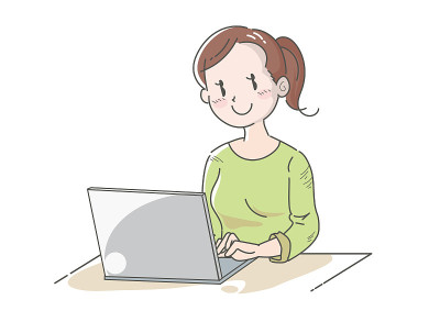 一个正在操作笔记本电脑图像的女人