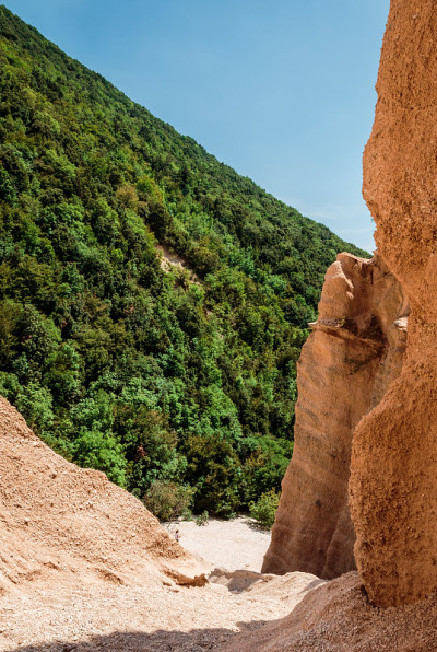 自然建筑，西比里尼山，马尔凯