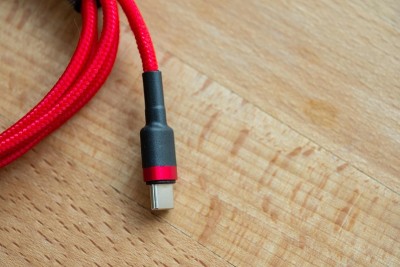 USB类型C是一种高速数据传输和快速或快速充电电池。