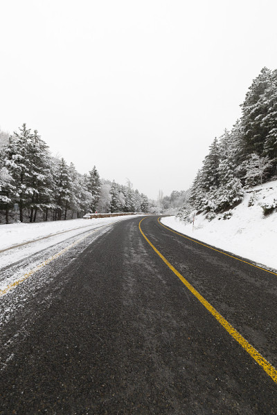 冬天。雪显示图像。美丽的背景。