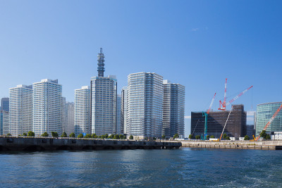 日本横滨港城的高层建筑和公寓