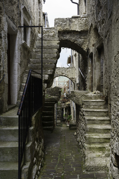 Castelvecchio Calvisio，阿布鲁齐大萨索自然公园的中世纪村庄