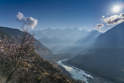 雅鲁藏布江大峡谷