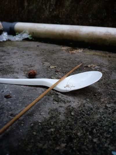 垃圾勺子和棍子