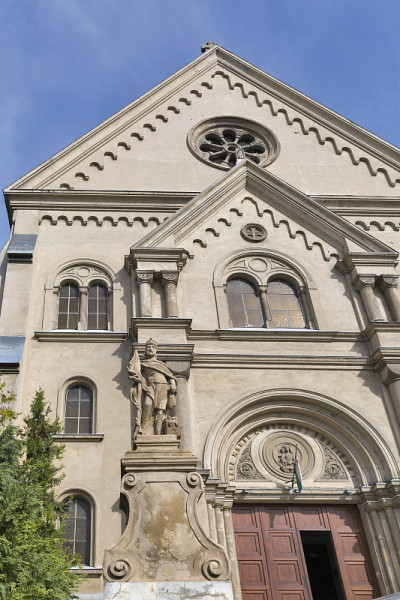 卡梅利塔大教堂的圣弗洛里安雕像。Keszthely,匈牙利。