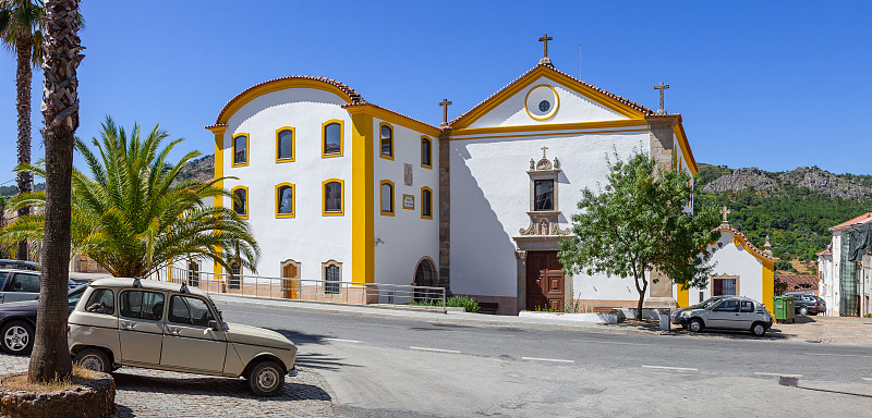 位于 Castelo de Vide 的圣弗朗西斯科修道院