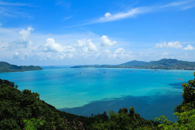 普吉岛观景台可以看到泰国普吉岛的海景。