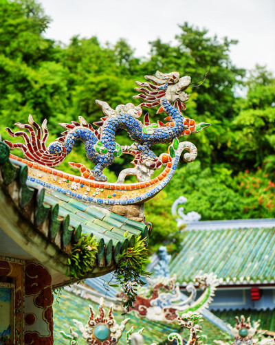 林翁塔屋顶的传统马赛克龙