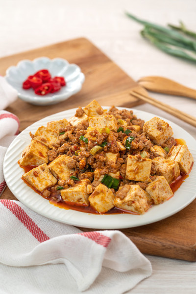 麻婆豆腐，白盘麻婆豆腐。