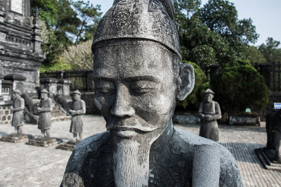 开定墓前的雕像