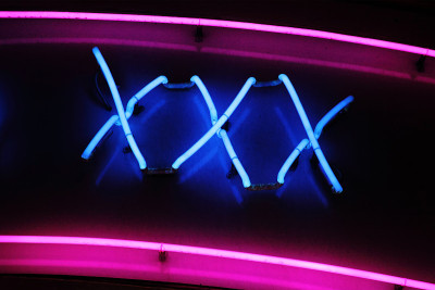 XXX霓虹灯