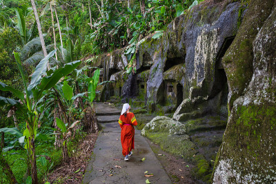 yogyakarta Kawi。古时石刻寺内有皇家墓葬。印尼巴厘岛。全景,长格式