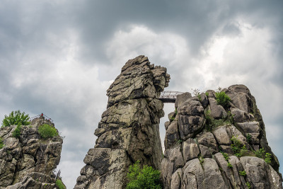 德国Teutoburg森林的砂岩岩层Externsteine