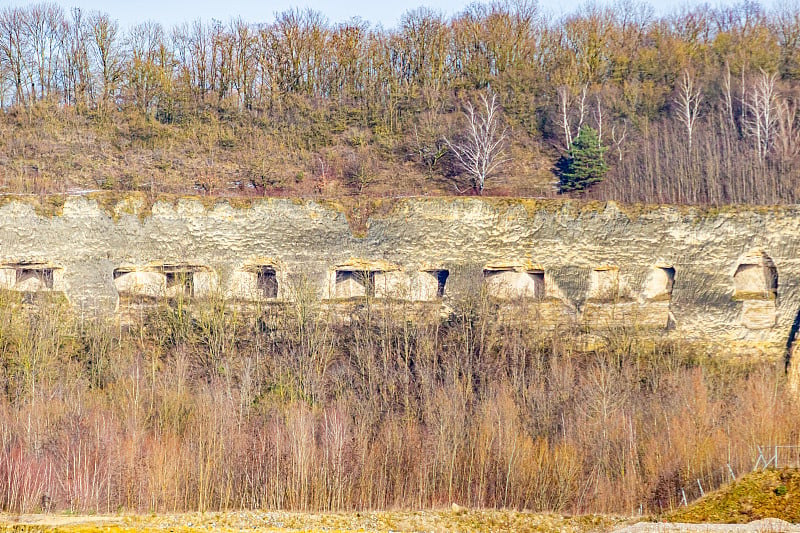 圣彼得山(Mount Saint Peter)或圣彼得山(Sint Pietersberg)山坡上有