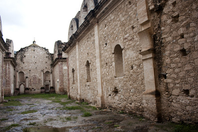 Bucareli寺庙，在sierra gorda queretana