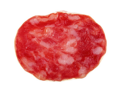 发霉的意大利香肠。烟熏猪肉香肠。