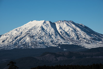 圣海伦斯火山，一个晴朗的日子